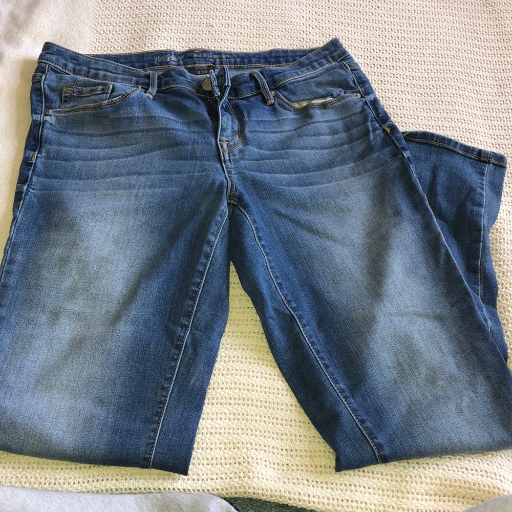 Straight leg jeans medium wash